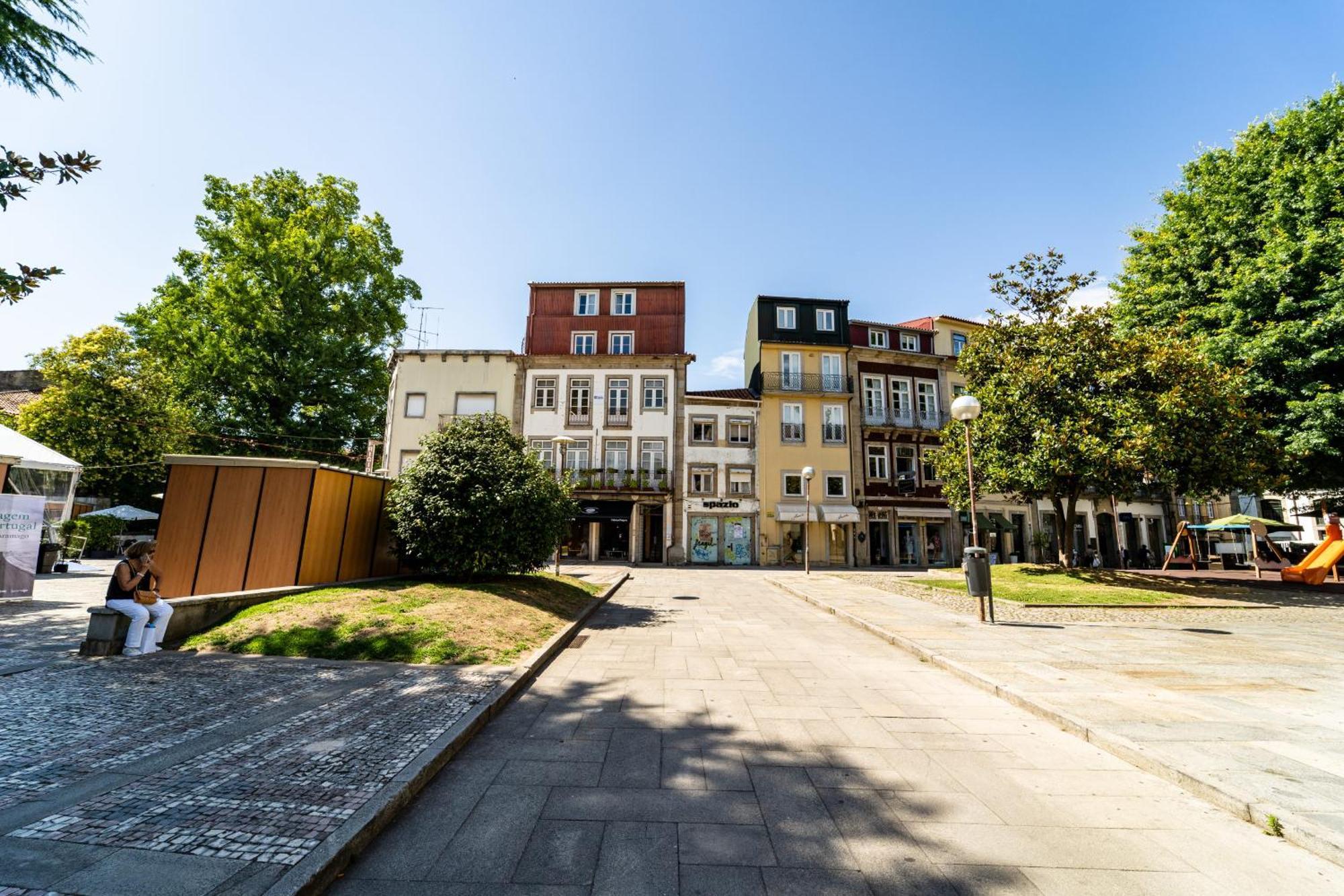On The Square Flat - City Center By House And People 브라가 외부 사진